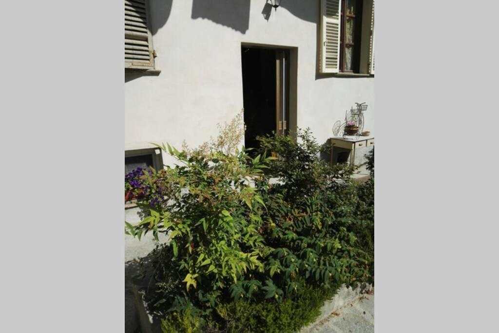 Ex Ostu Impero: Vino, Tartufo Ed Ospitalita Apartment La Morra Bagian luar foto