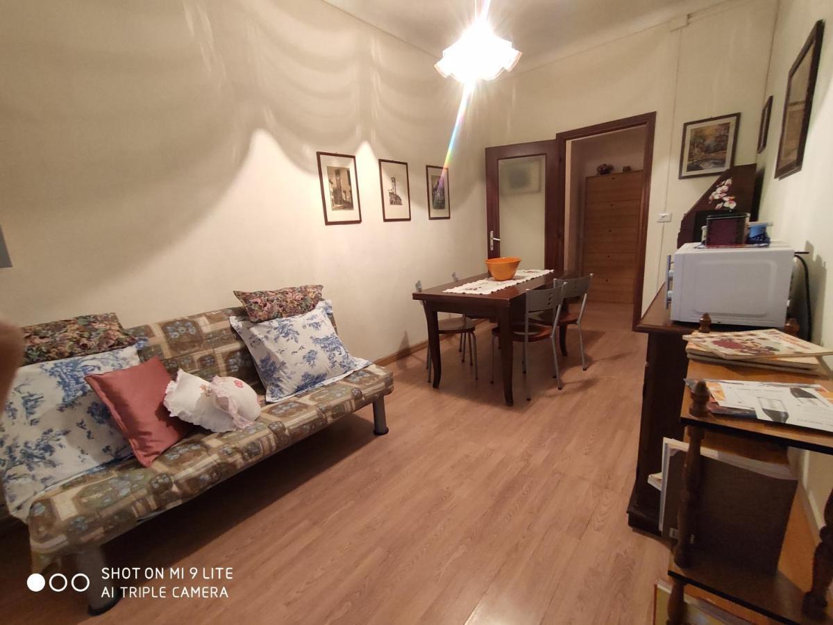 Ex Ostu Impero: Vino, Tartufo Ed Ospitalita Apartment La Morra Bagian luar foto